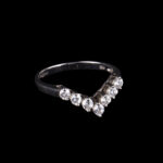925 Sterling Silver V-Shaped Ring with Seven Clear Stones - view 2